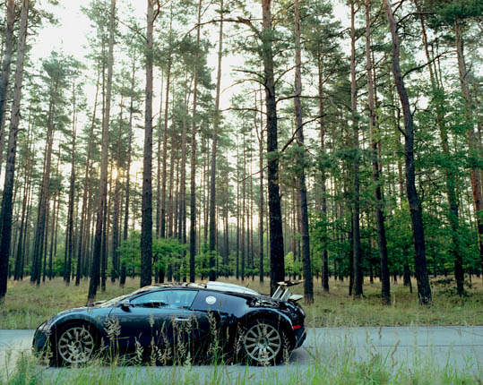 Bugatti Veyron side view